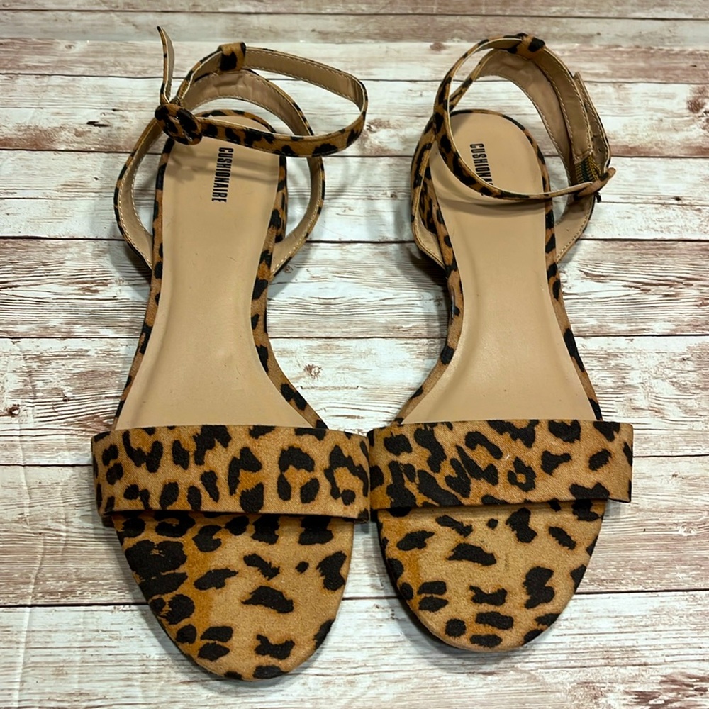 Cushionaire Nila Cheetah Pattern Sandals 10M